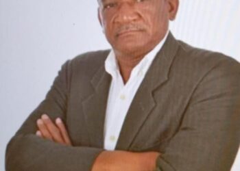 Pedro Gomes e Andréia Ferreira realizam grande carreata em José de Freitas: candidato conta com o apoio do atual prefeito Roger Linhares