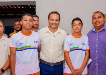 Prefeito Pedro Gomes entrega reforma da Escola Estevam Joaquim na comunidade Palmeirinha