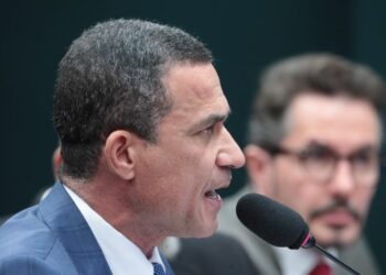 Comissão de Constituição e Justiça aprova PEC que reduz maioridade penal