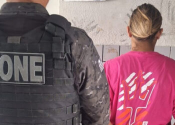 Mulher condenada a mais de 10 anos por tráfico de drogas é presa em Teresina durante operação