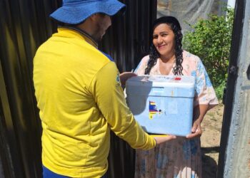 Sesapi realiza primeira entrega domiciliar de medicamento para pacientes com Atrofia Muscular Espinhal (AME)