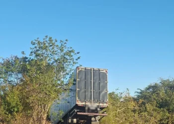Colisão frontal entre carro e caminhão na BR-343 resulta em morte e feridos em Amarante
