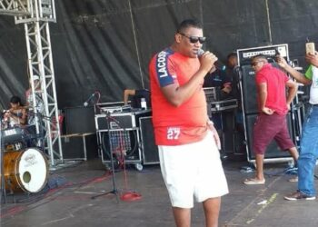 Cantor MJ, de José de Freitas, participa de show ao lado de Valdo Ramos em Teresina