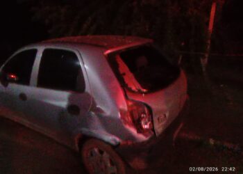 Motociclista fica ferido após colidir contra carro estacionado em José de Freitas