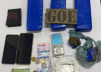 Suspeitos tentam fugir da polícia, mas são presos com 3 kg de maconha em Timon