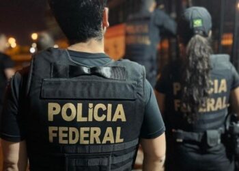 PF investiga desvio de mais de 20 toneladas de livros didáticos no Piauí e Maranhão