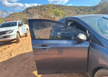 Homem de 41 anos é encontrado morto dentro de carro com marcas de tiros no Sul do Piauí
