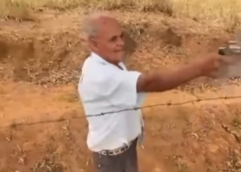 Homem mata vizinho após discussão por poda de árvore e é morto pelo filho da vítima em MG