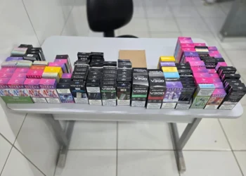 Jovem é preso com 128 cigarros eletrônicos após investigação sobre vendas pela internet em Timon