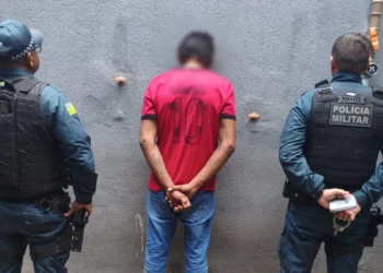 Homem com mandado de prisão em aberto é detido pela PM após acidente de moto em Francisco Santos