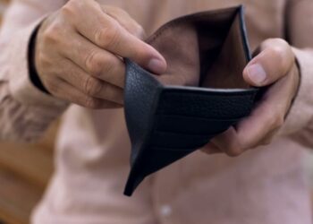 Projeto proíbe empréstimos consignados para pessoas idosas sem assinatura presencial