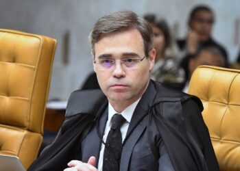 Mendonça reitera que Lula e Flávio podem abrir sigilos por ato próprio