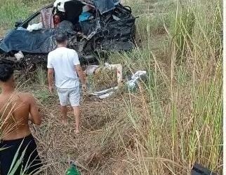 Grave acidente entre van e carro deixa mortos e feridos na BR-222, no Maranhão