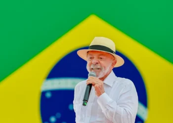 Lula completa 81 anos dois dias após ser reeleito para o quarto mandato
