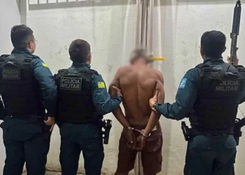 Suspeito é preso após ameaçar filha com faca durante ocorrência em Elesbão Veloso