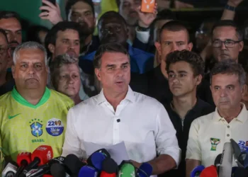 Flávio não reconhece vitória de Lula e tentará anulação do pleito