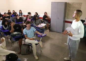 Enem 2026: inscrito automaticamente deve escolher idioma da prova