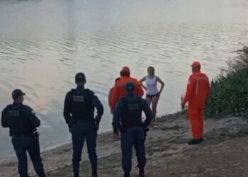 Bombeiros realizam buscas por jovem desaparecido no Rio Longá em Esperantina